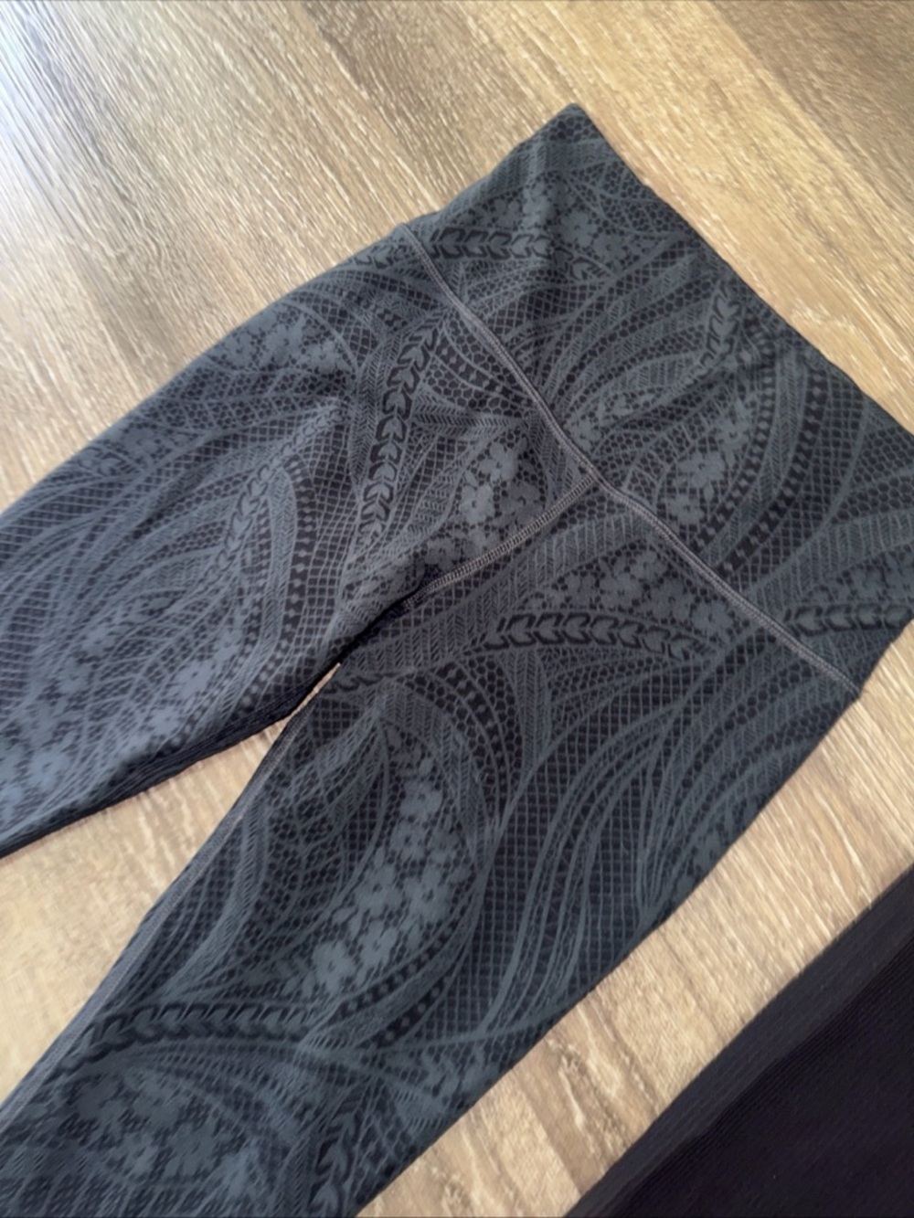Athleta BUNDLE (2) Patterned & Ribbed Leggings Size XS Grey Black Gym Active - Picture 4 of 10